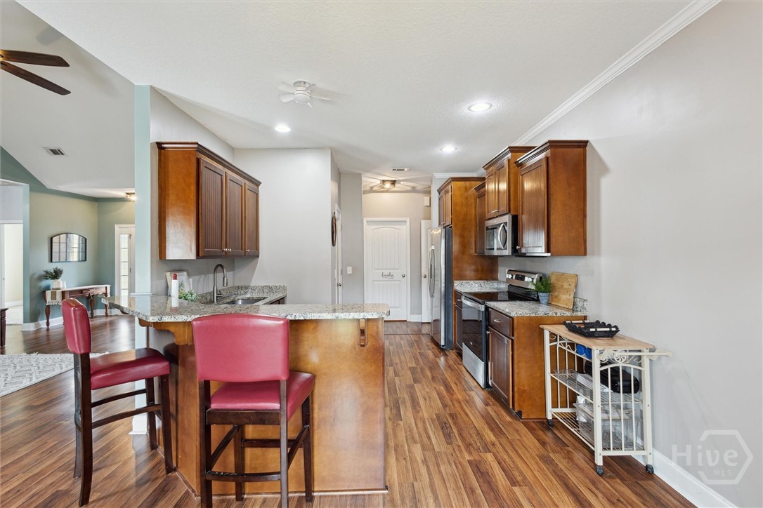 112 Kingsley Drive N