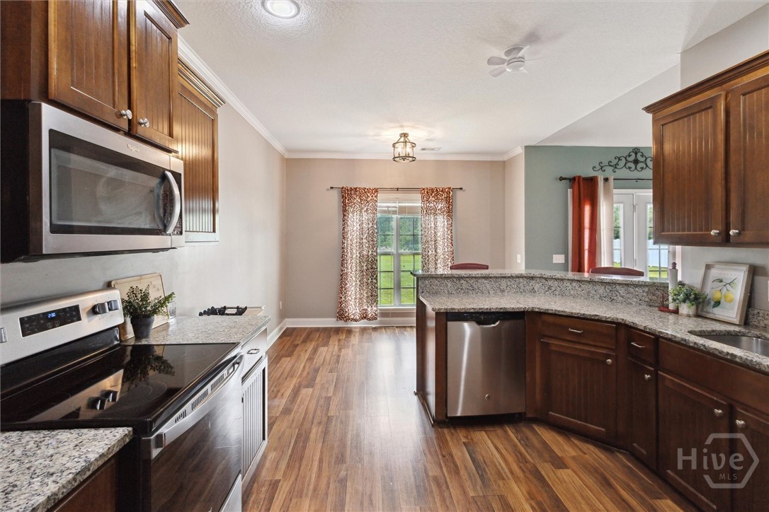 112 Kingsley Drive N