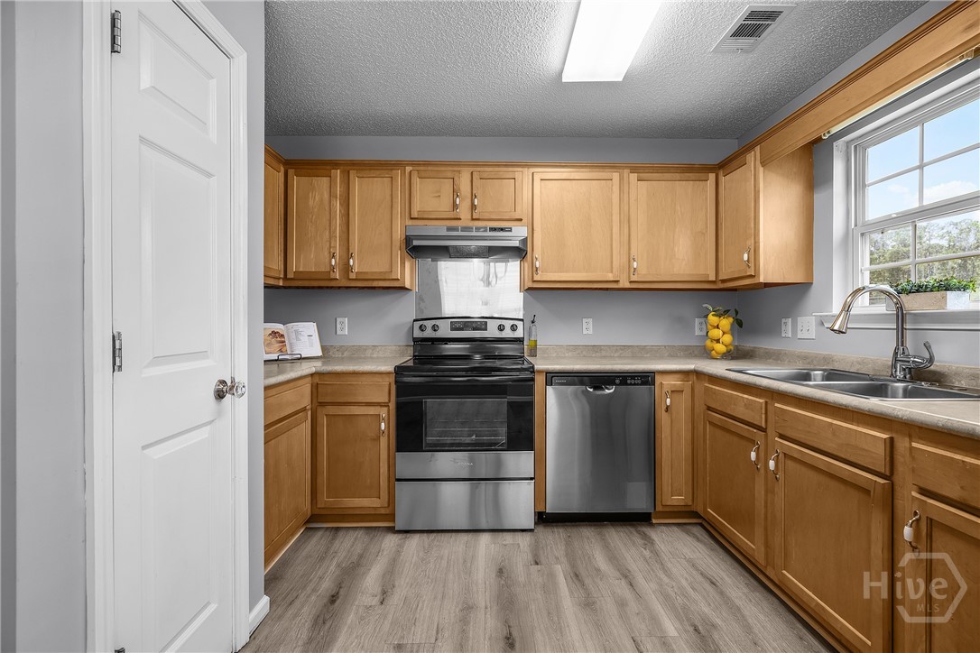 7 Springwater Drive