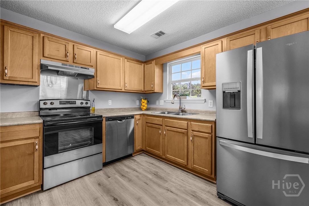 7 Springwater Drive