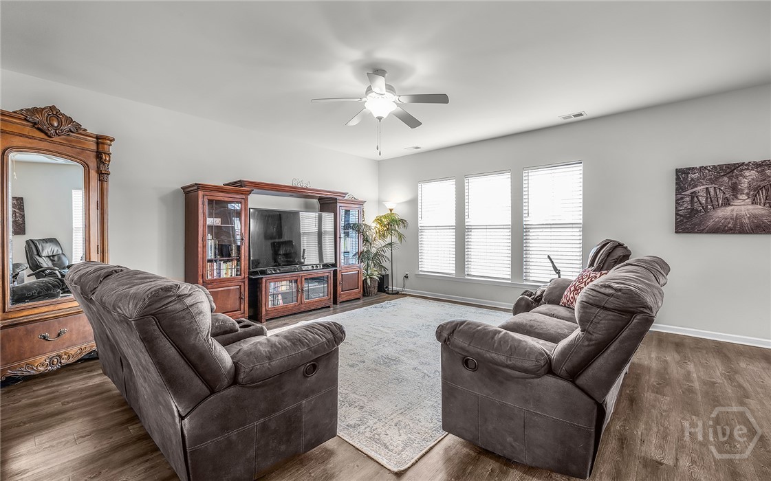 238 Lakepointe Drive