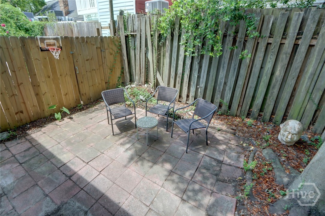 536 E Gordon Lane