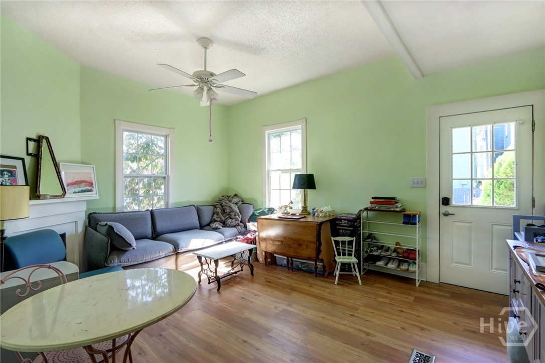 536 E Gordon Lane