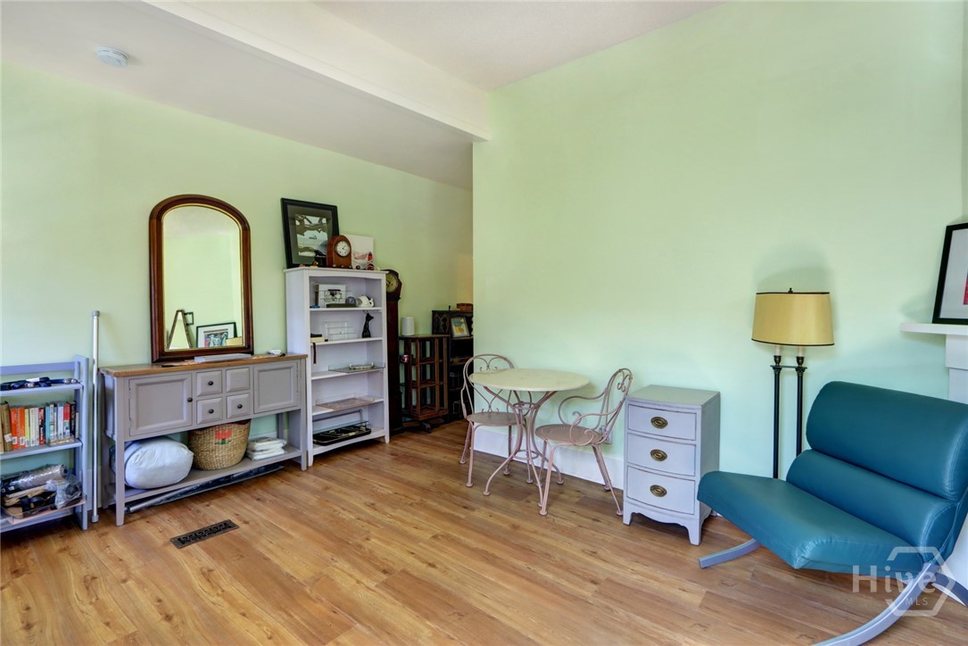 536 E Gordon Lane