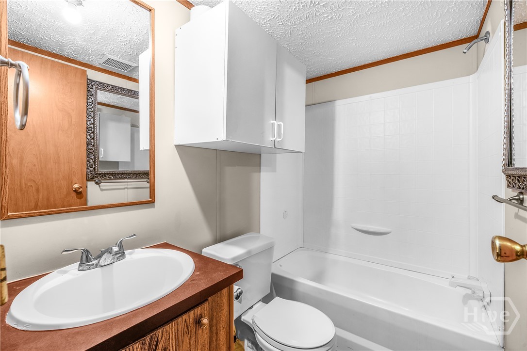 1075 Kolic Helmey Road