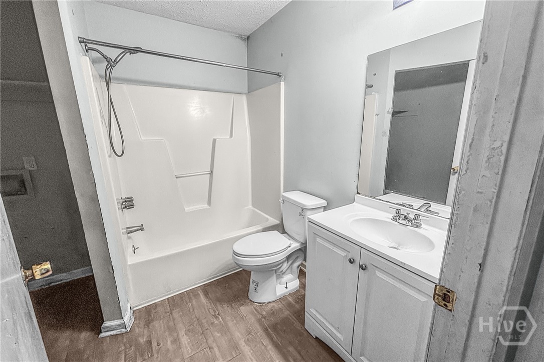 120 W Quail Forest Court