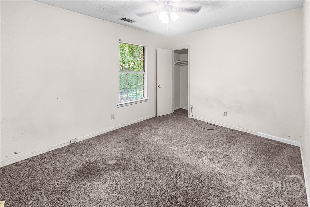 120 W Quail Forest Court