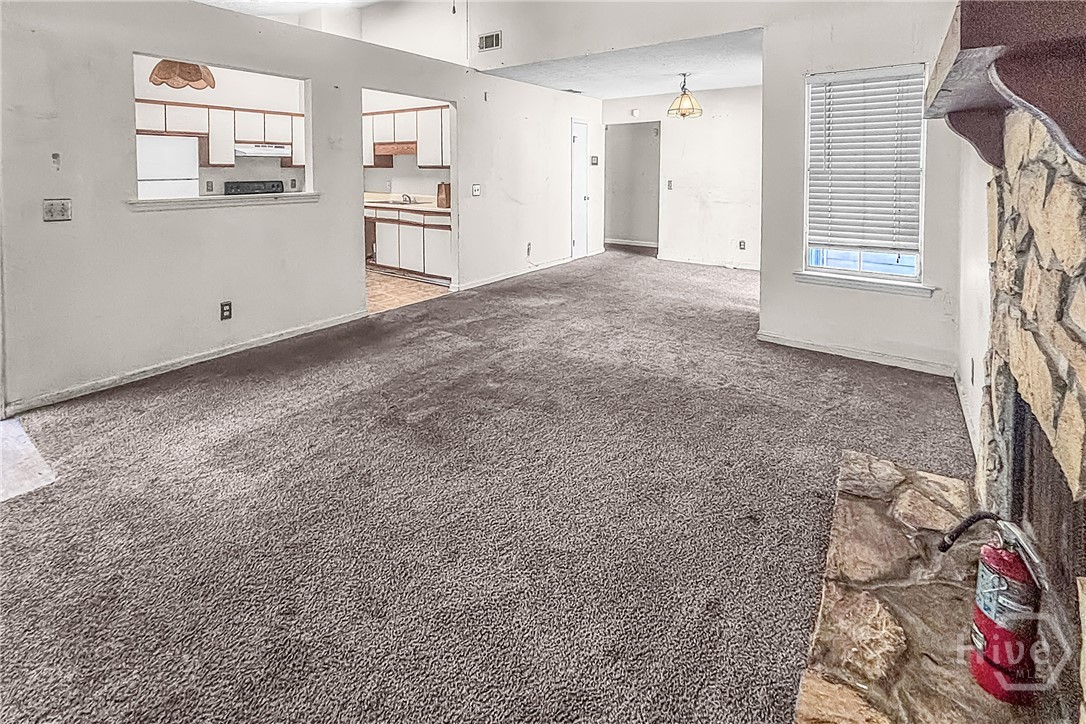 120 W Quail Forest Court