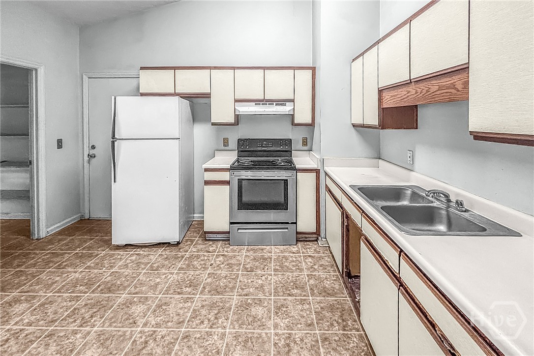 120 W Quail Forest Court