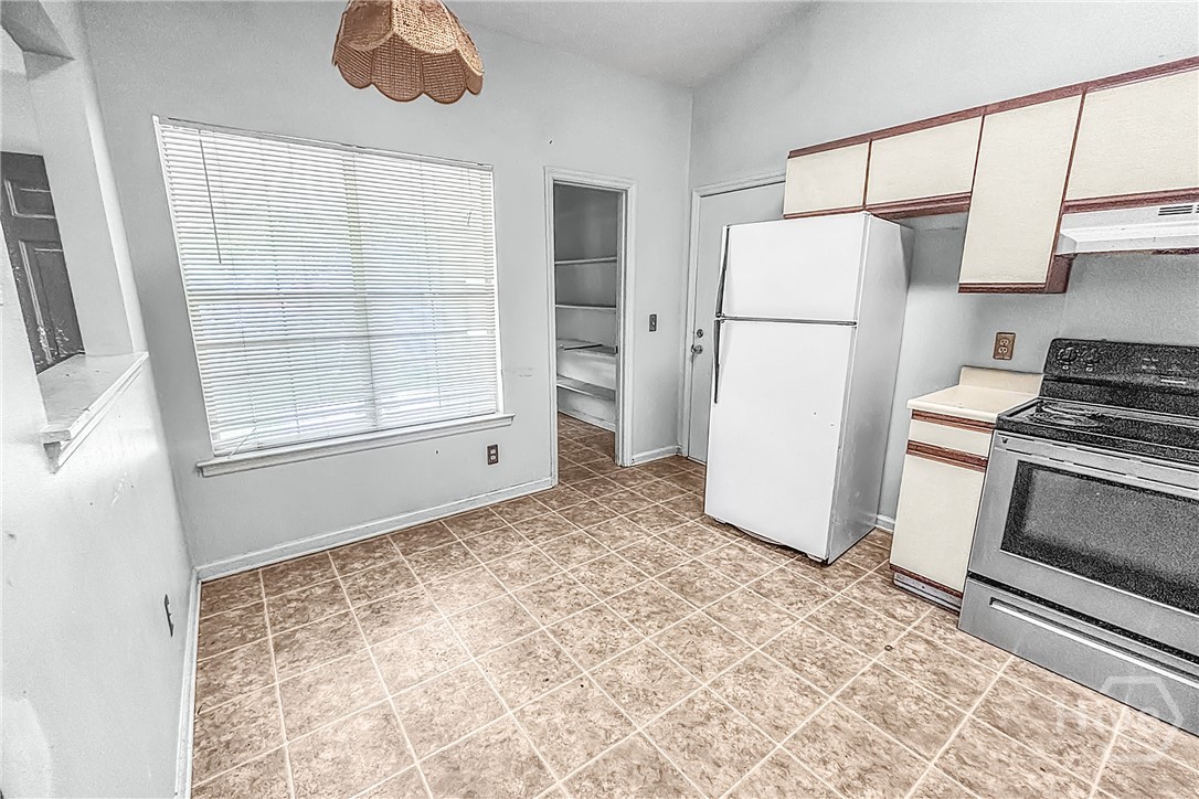 120 W Quail Forest Court