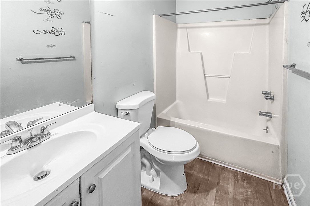 120 W Quail Forest Court