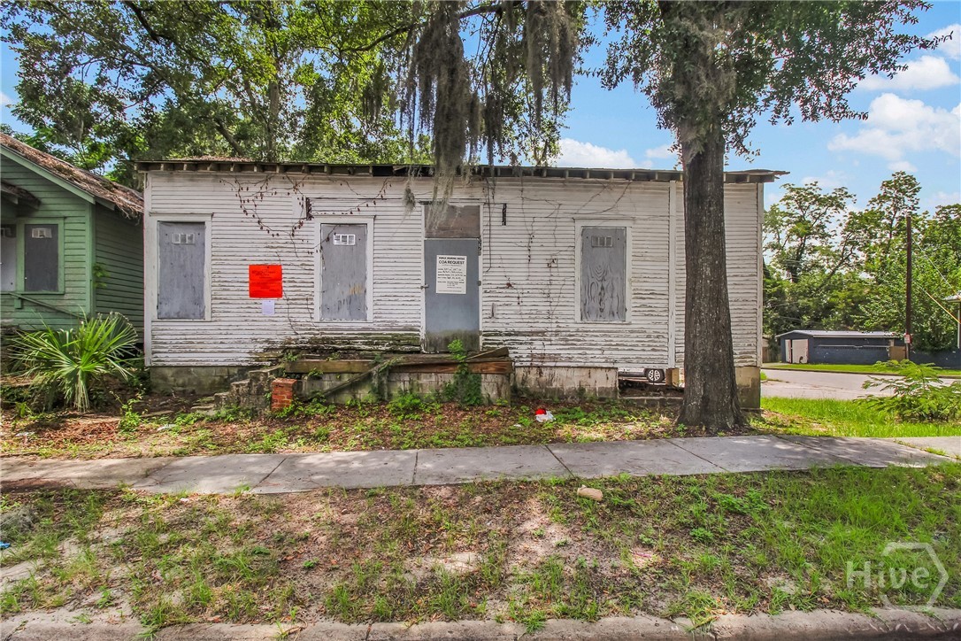 827 W 39th Street