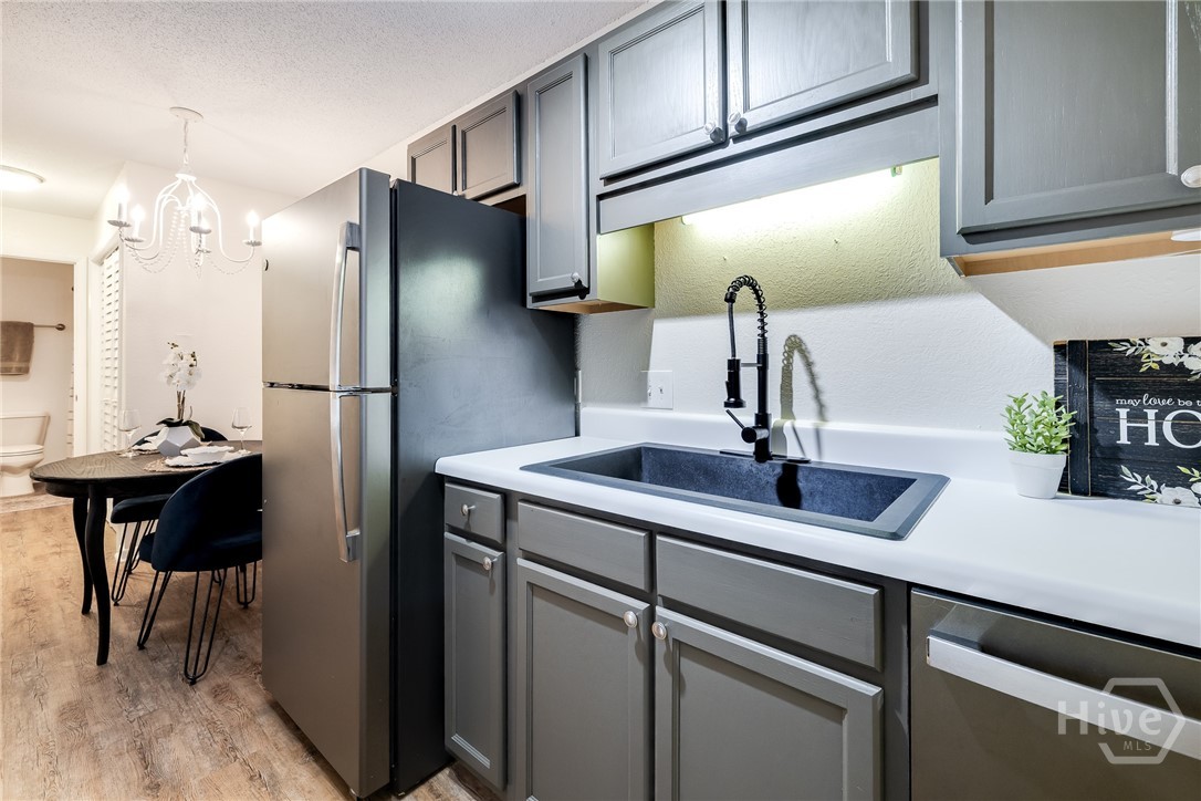 401 N Cromwell Road S7