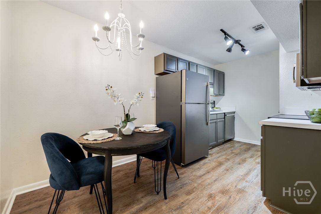 401 N Cromwell Road S7