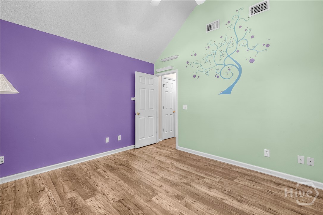 11 London Tower Court