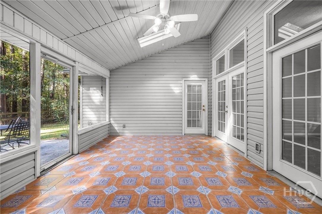 11 London Tower Court