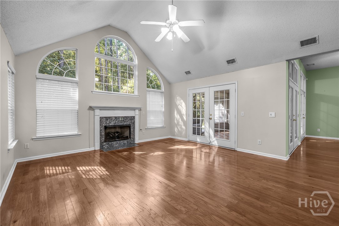 11 London Tower Court