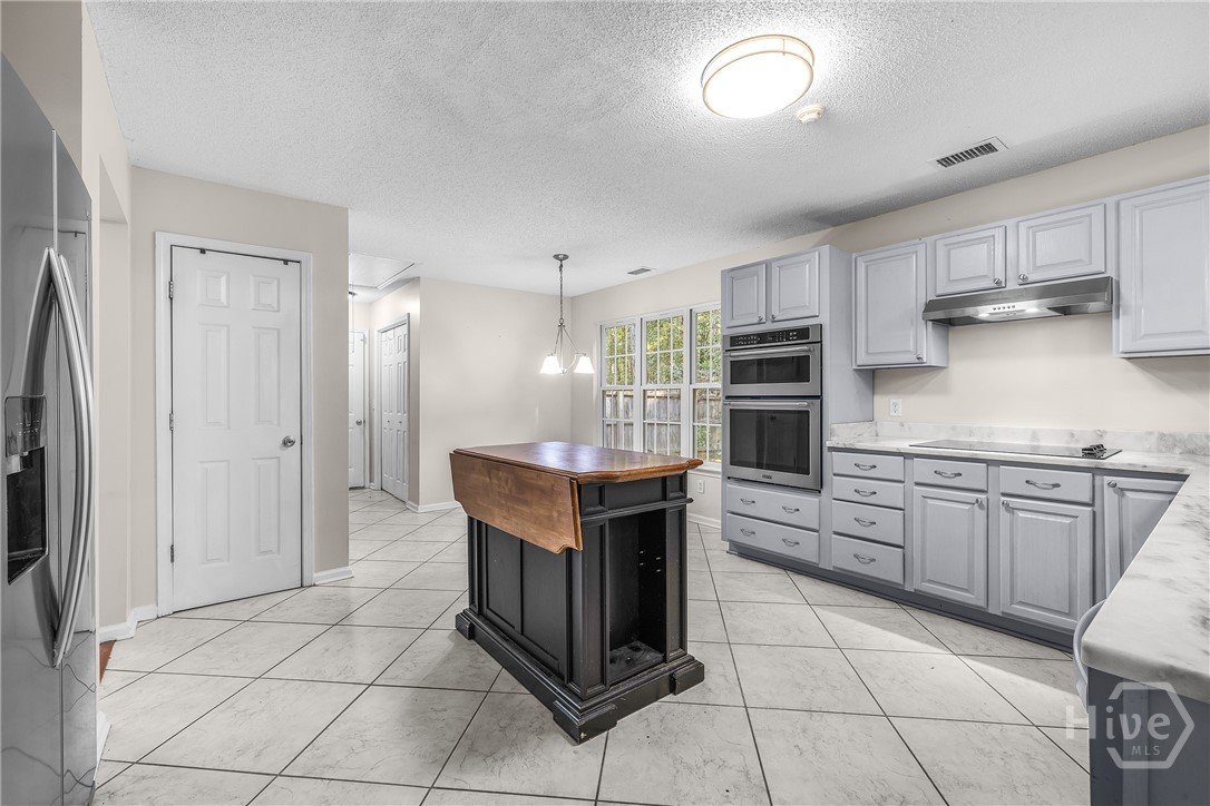 11 London Tower Court