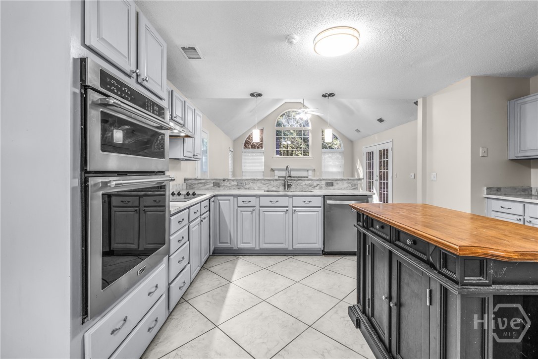 11 London Tower Court