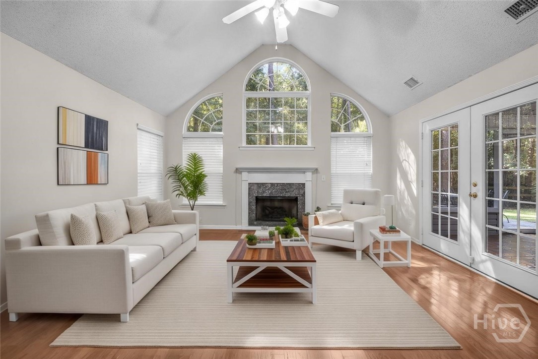 11 London Tower Court