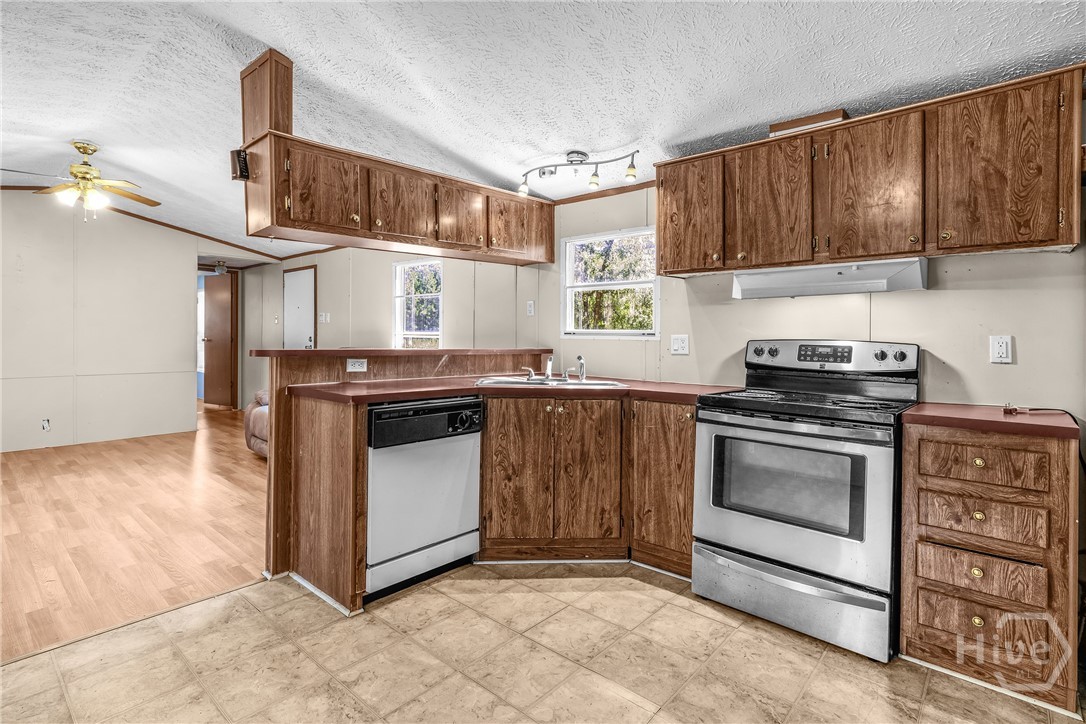 1075 Kolic Helmey Road