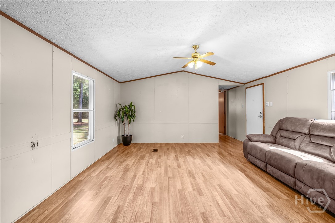 1075 Kolic Helmey Road