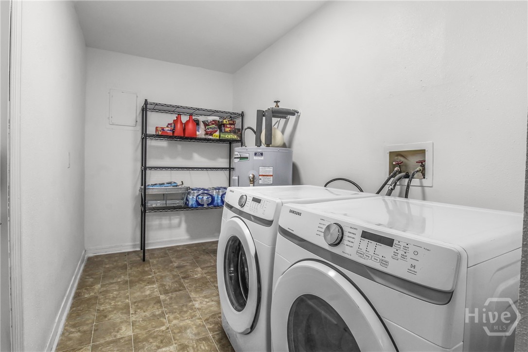 979B Pineland Avenue