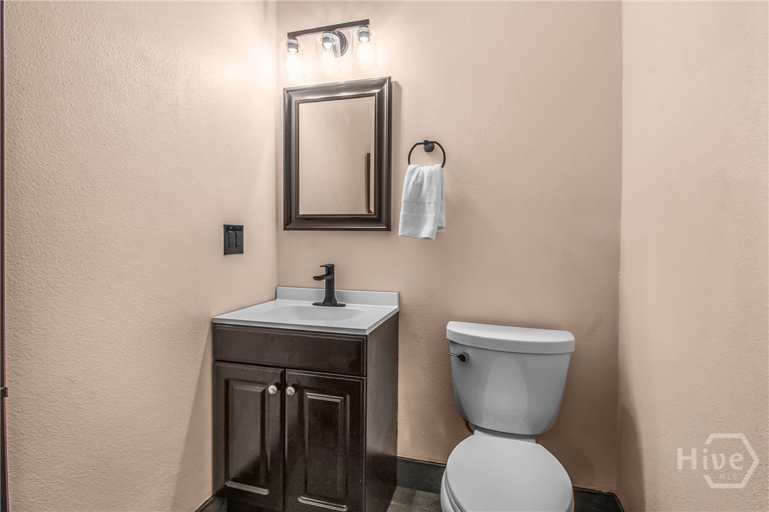 979B Pineland Avenue