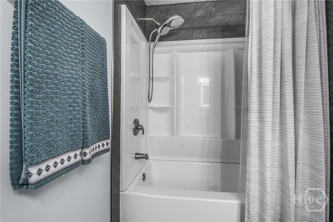 979B Pineland Avenue