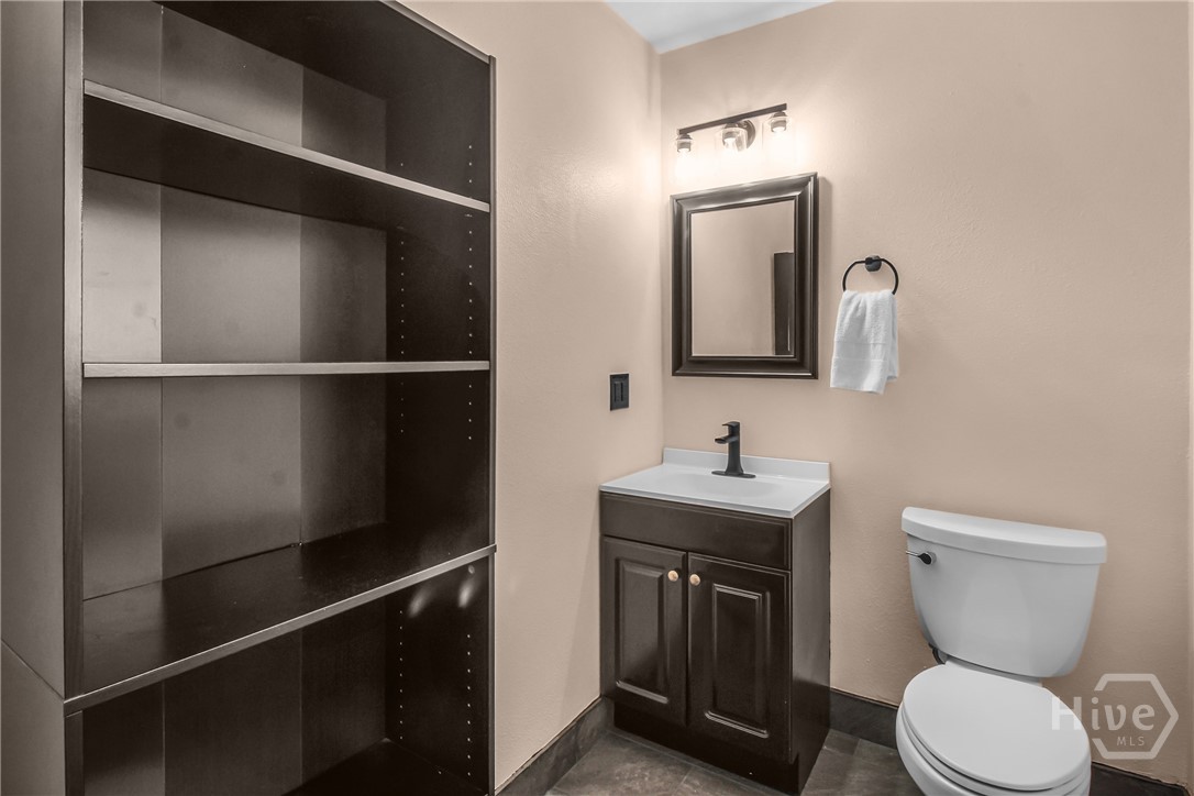 979B Pineland Avenue