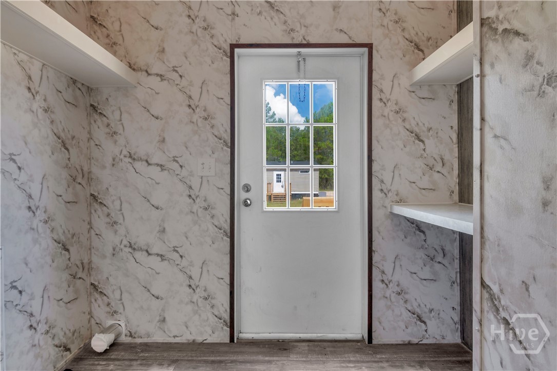 327 Cornfield Avenue