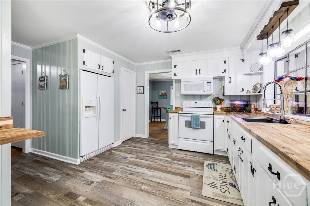 609 Cleveland Street