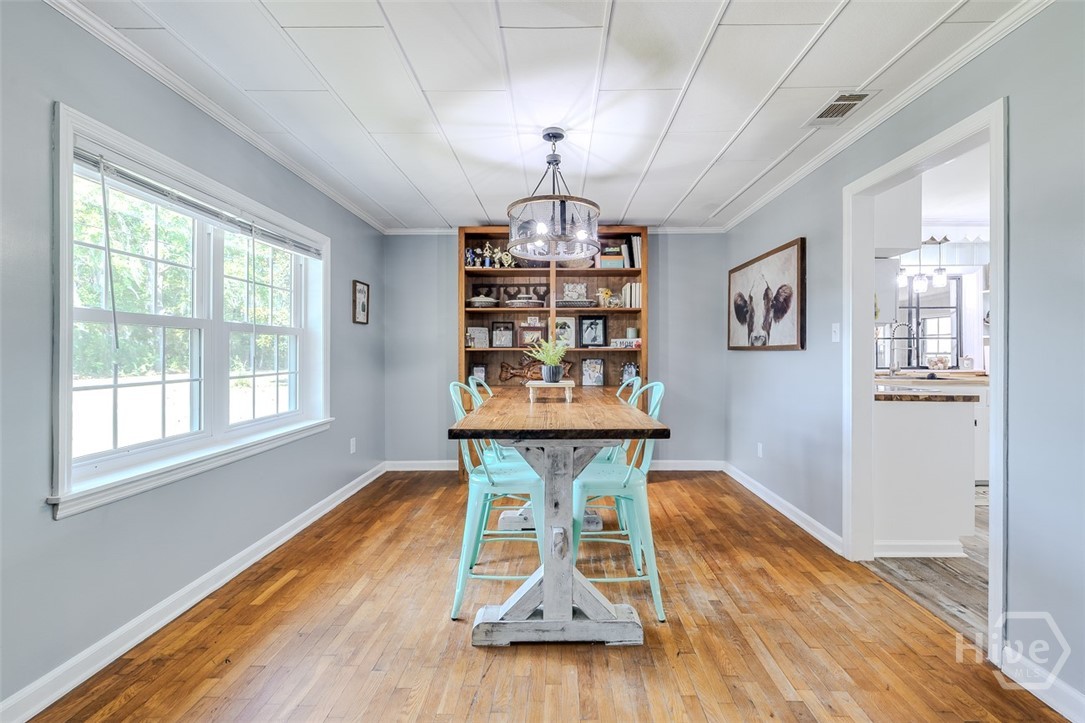 609 Cleveland Street