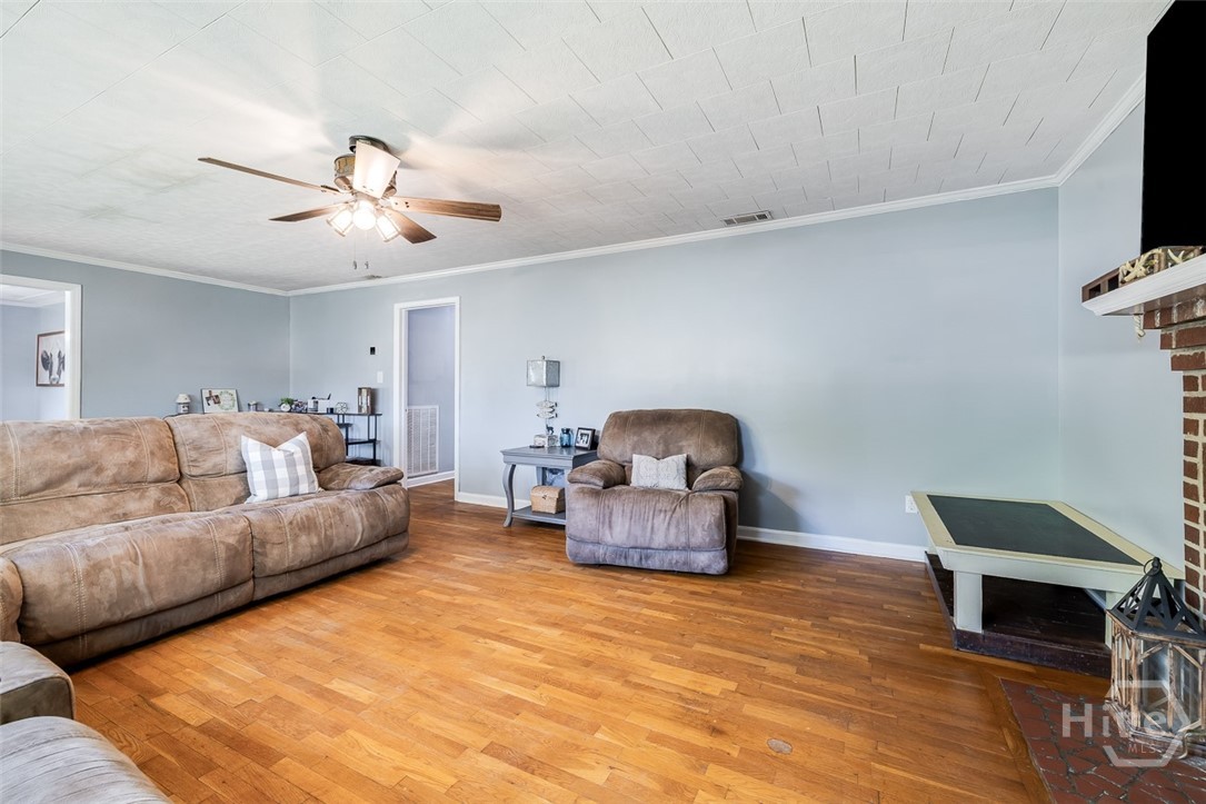 609 Cleveland Street