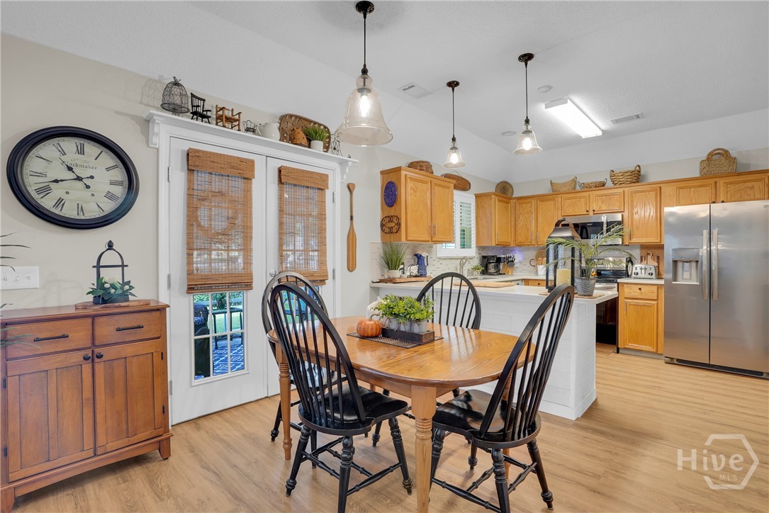11 Oakmont Road
