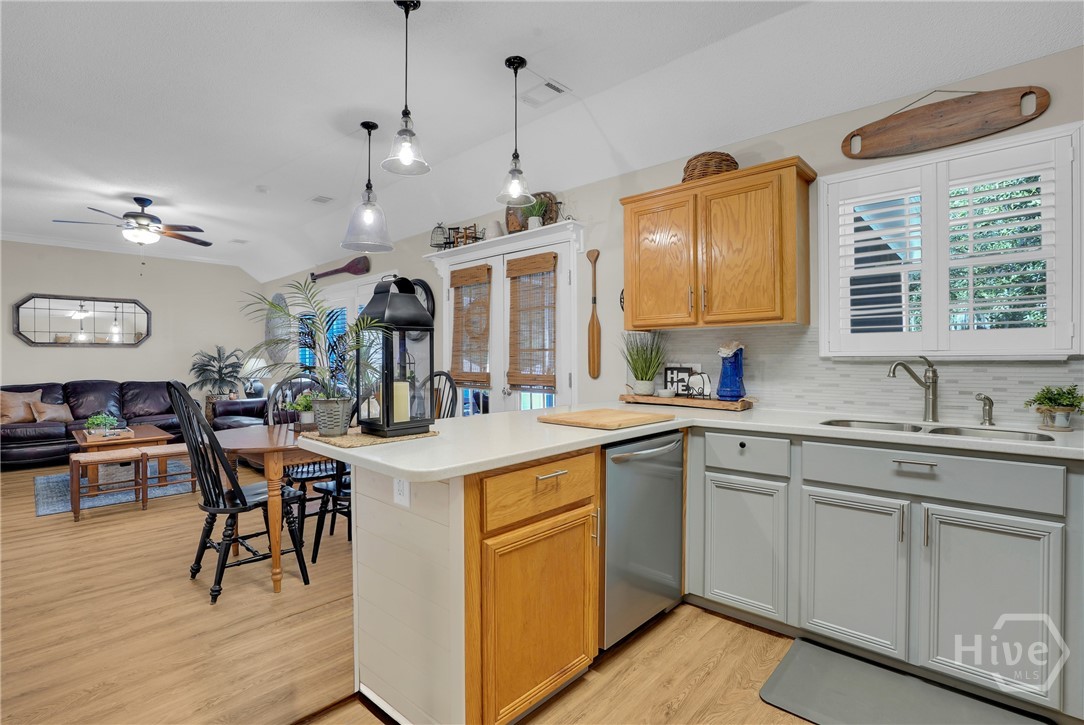 11 Oakmont Road