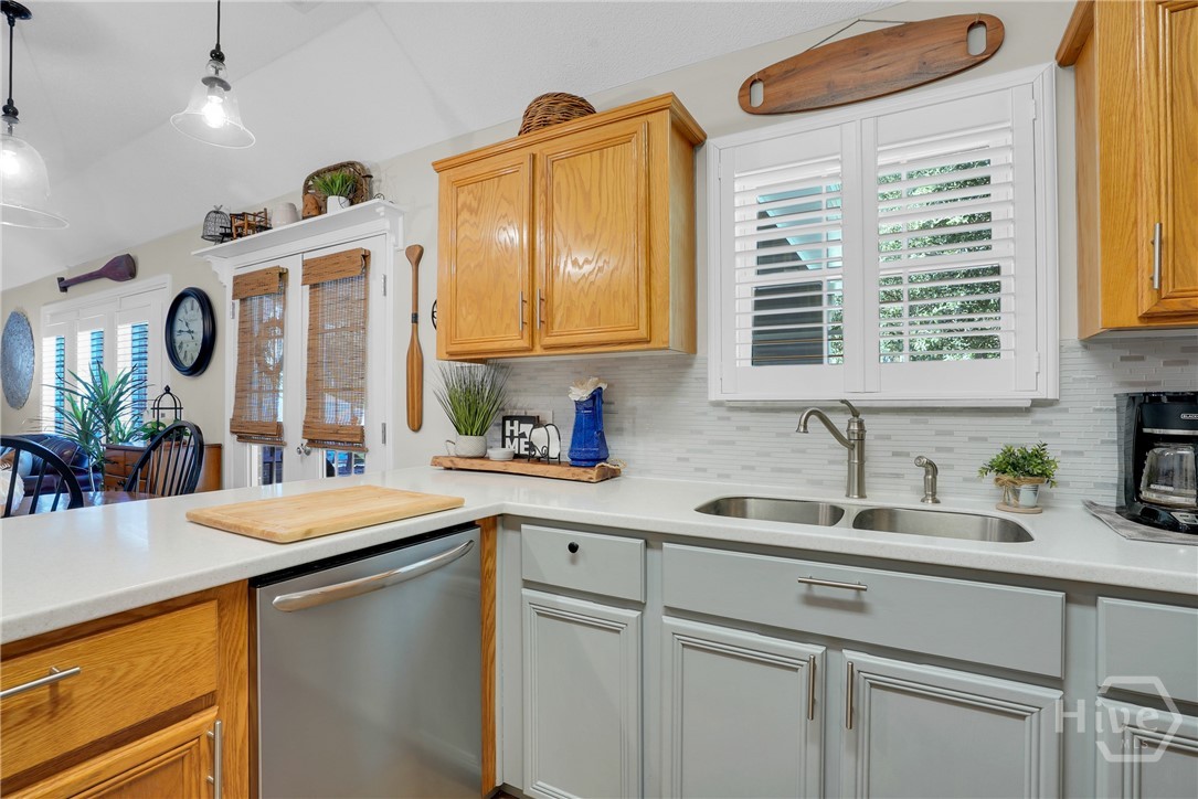 11 Oakmont Road