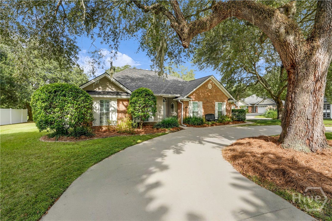 11 Oakmont Road