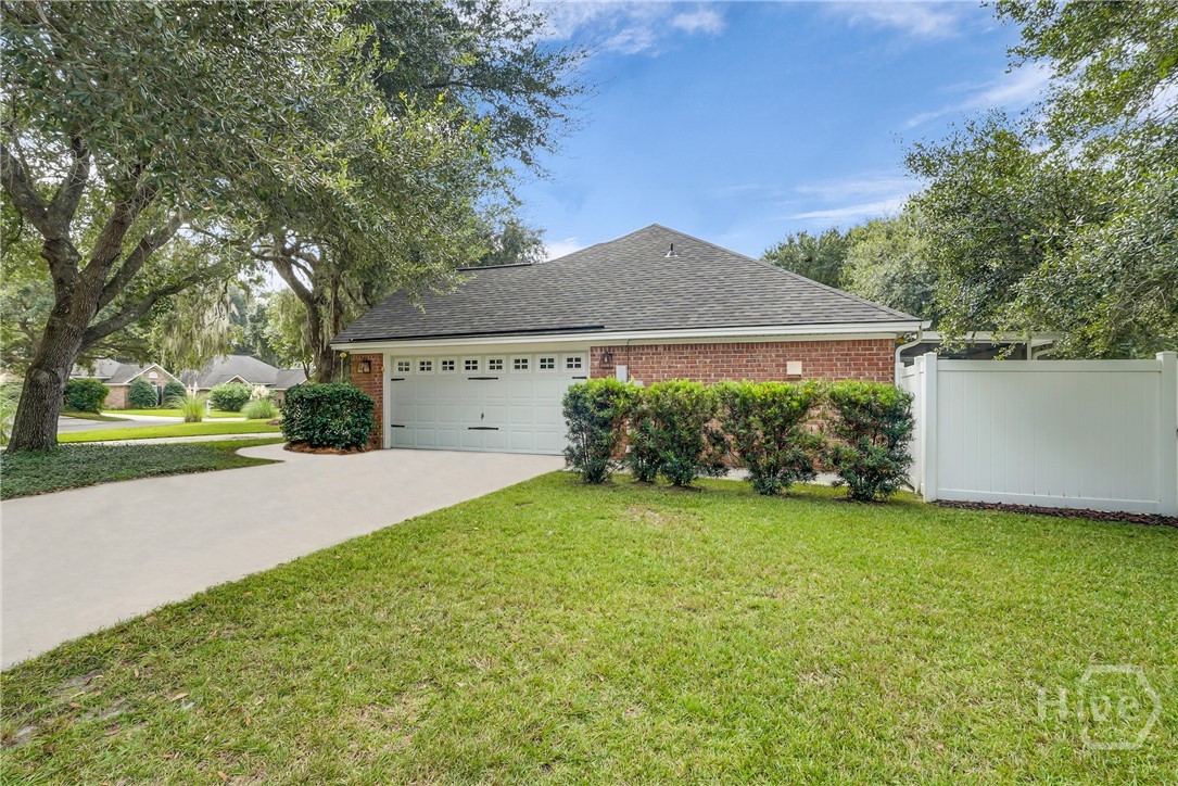 11 Oakmont Road