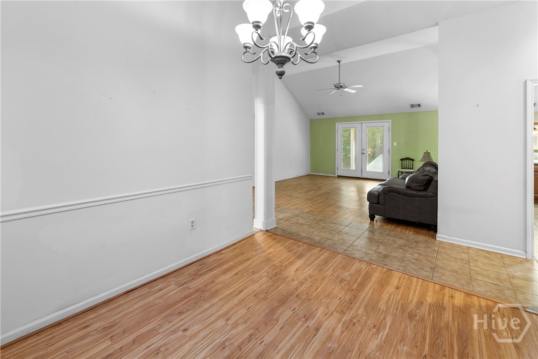 138 Meadowside Lane