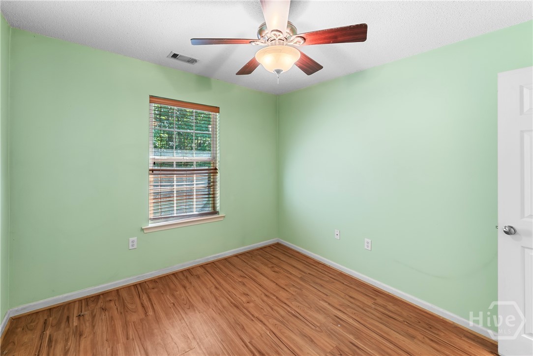 138 Meadowside Lane