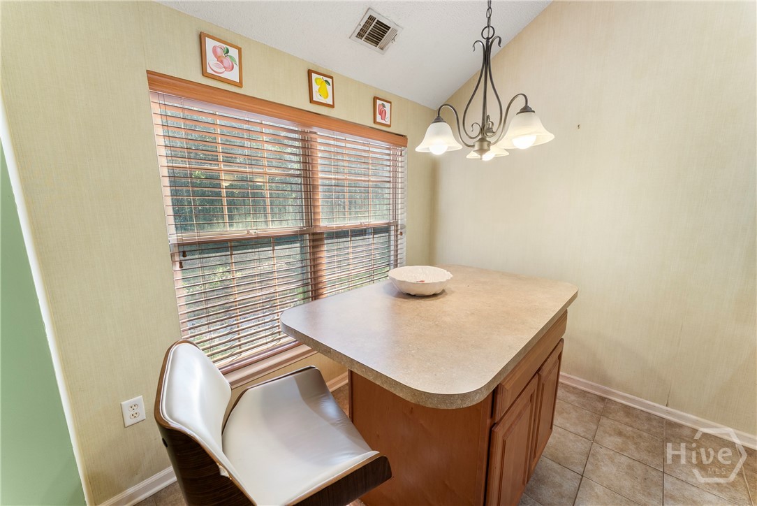 138 Meadowside Lane