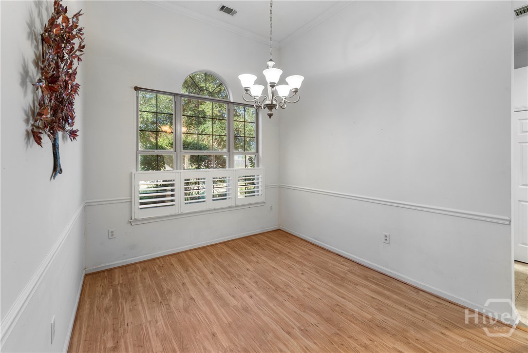 138 Meadowside Lane