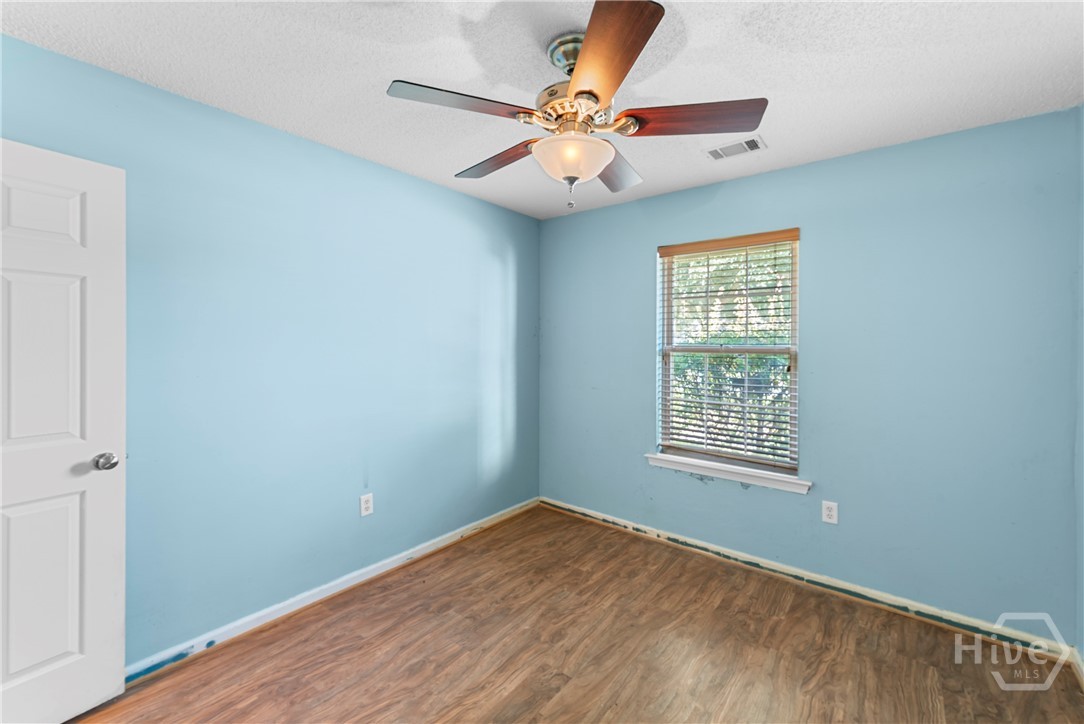 138 Meadowside Lane
