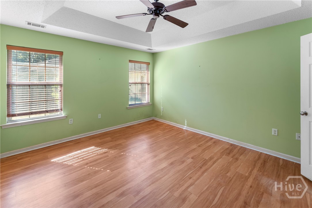 138 Meadowside Lane