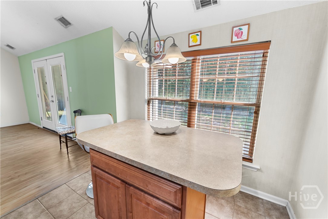 138 Meadowside Lane