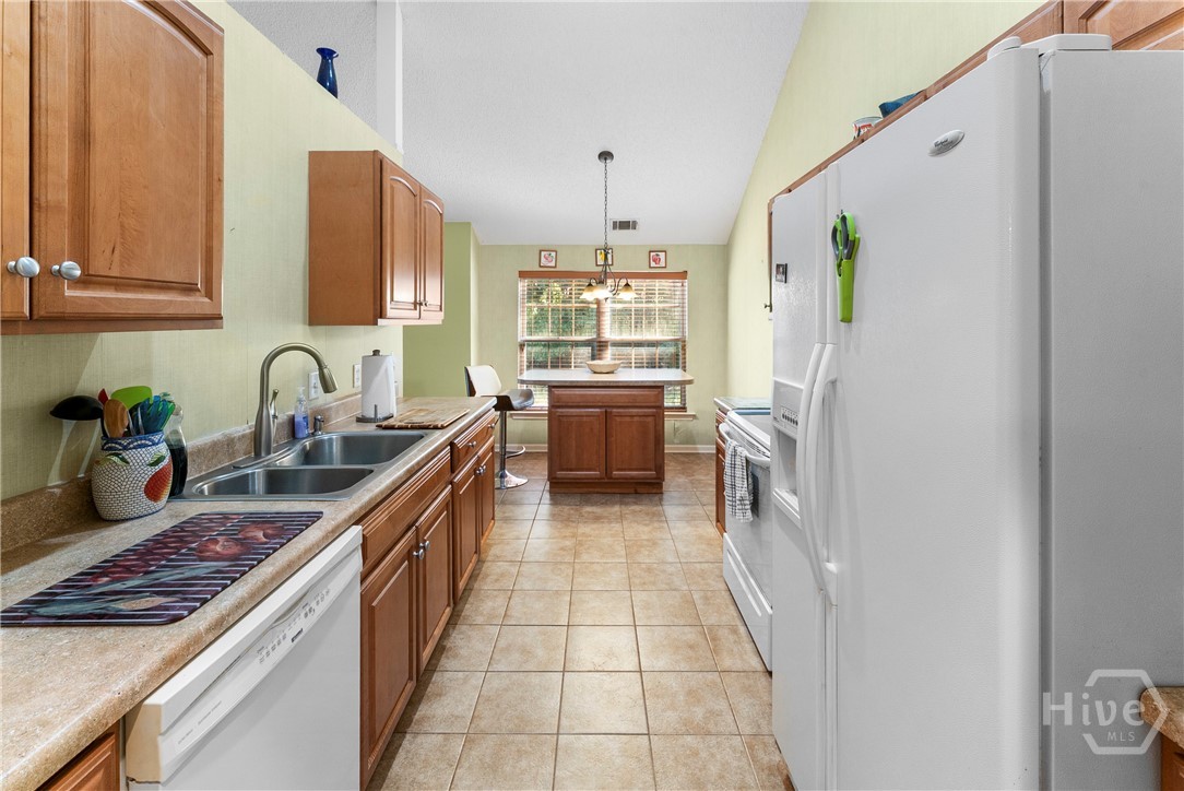138 Meadowside Lane