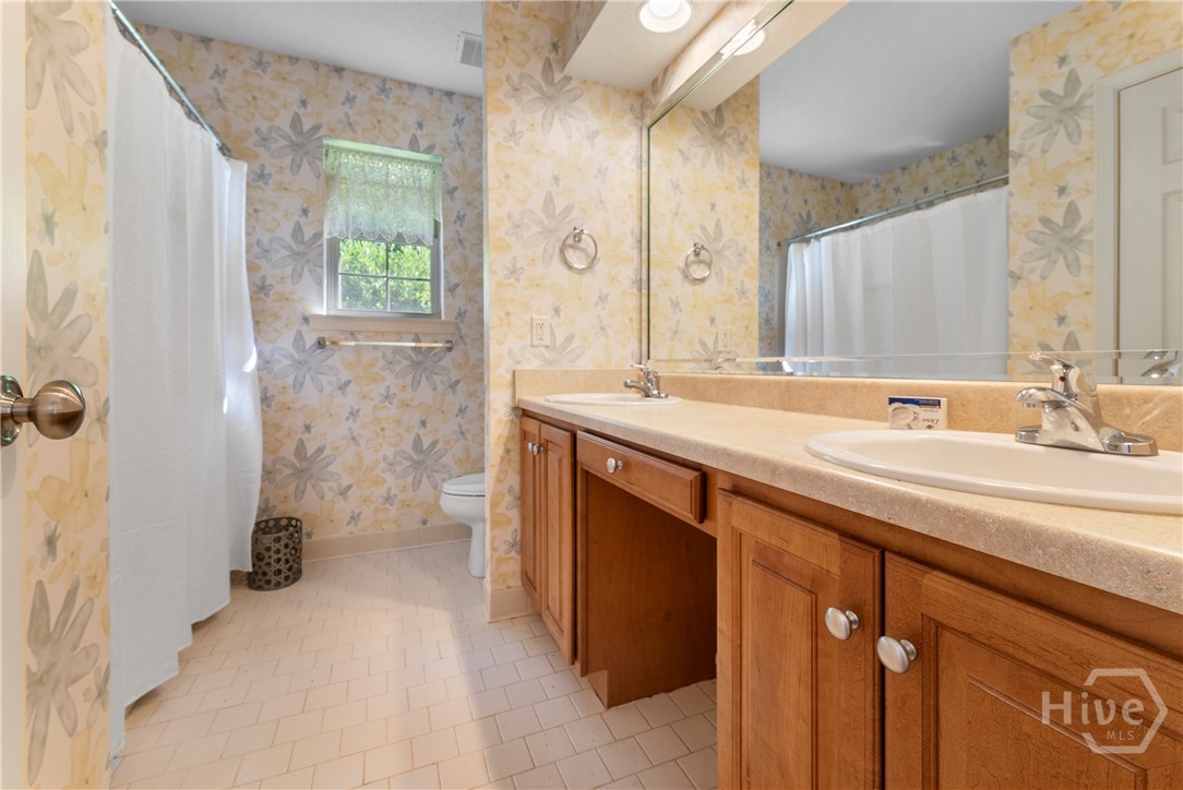 138 Meadowside Lane