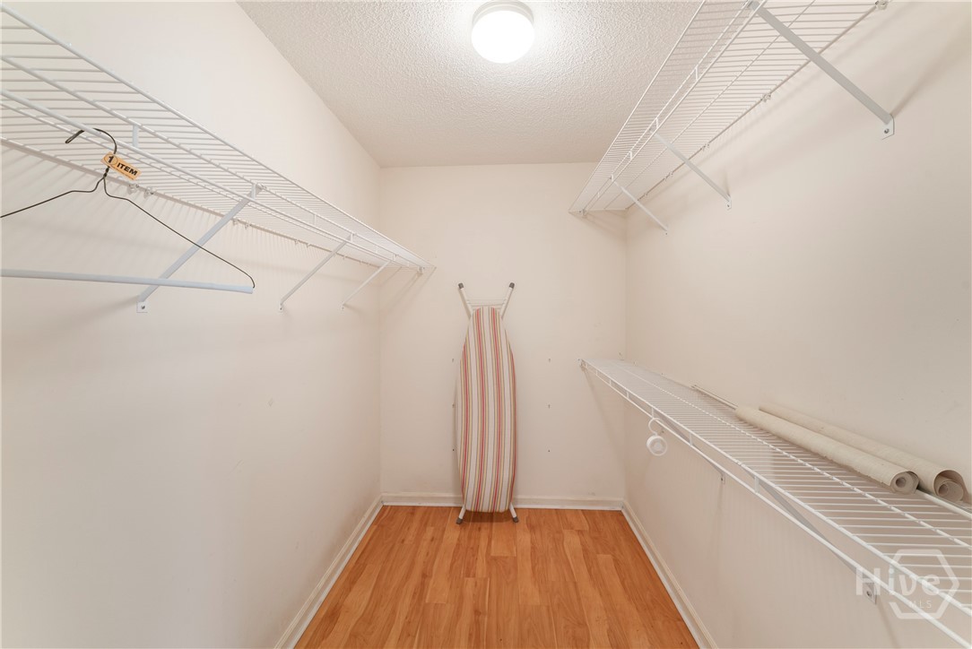 138 Meadowside Lane