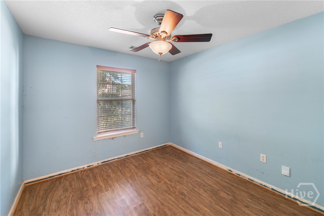 138 Meadowside Lane